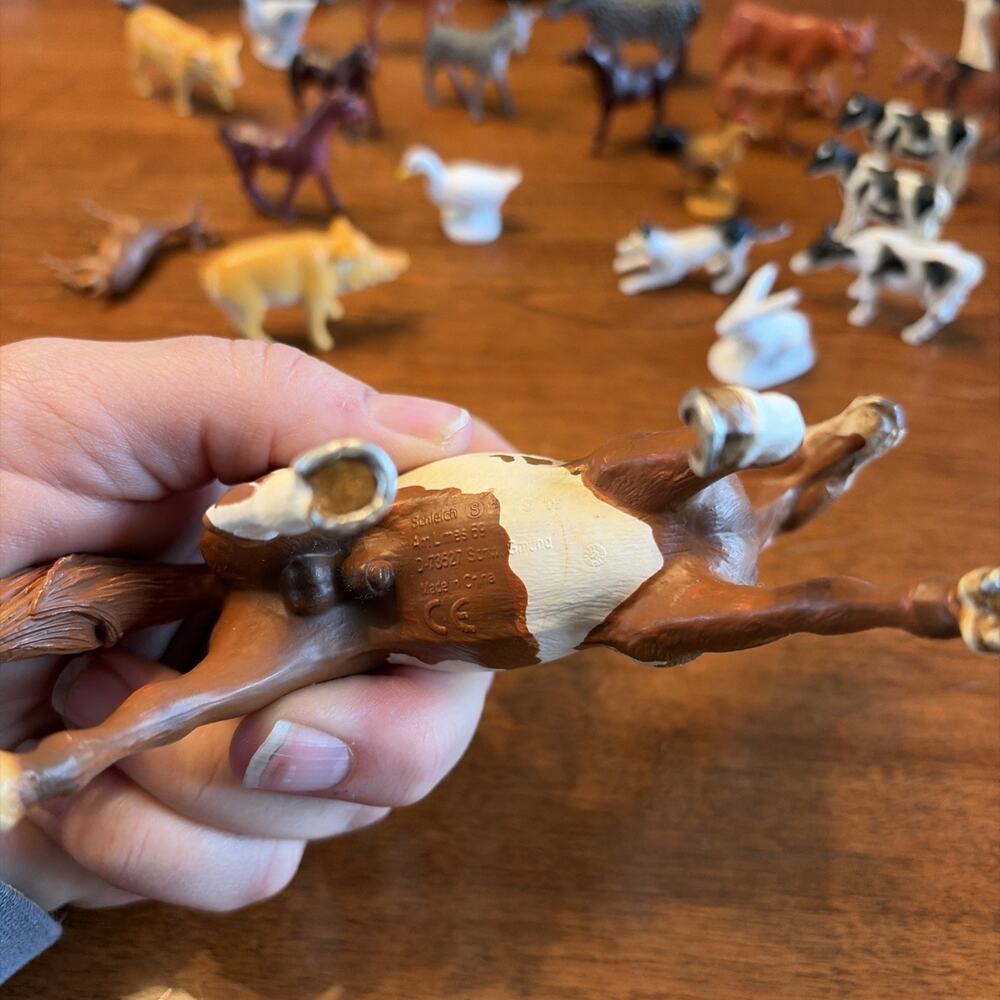 Farm Lot Schleich Horses, Cow ERTL Trailer, Farmers And Misc Small Animals - Picture 5 of 9